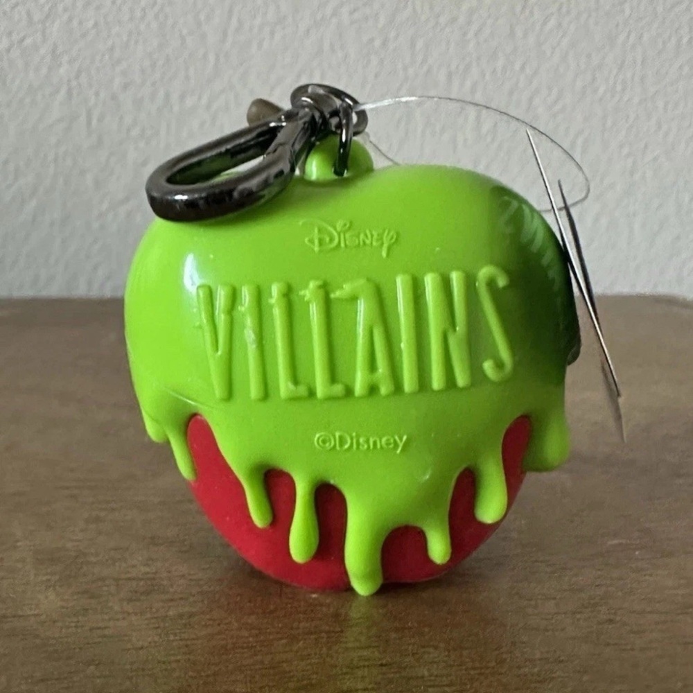 Evil Queen Glow In The Dark Poison Apple PocketBac Holder - Picture 2 of 3